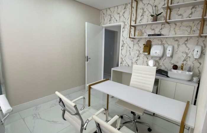 photo_4990459133178260838_y